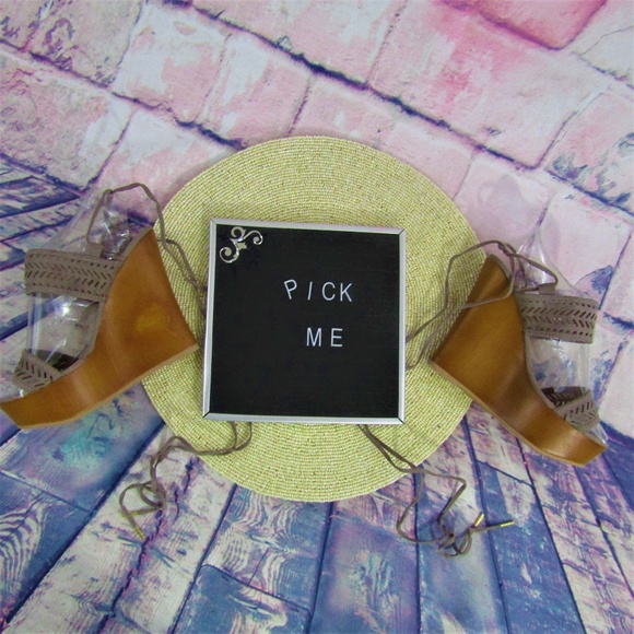 qupid lace up sandals